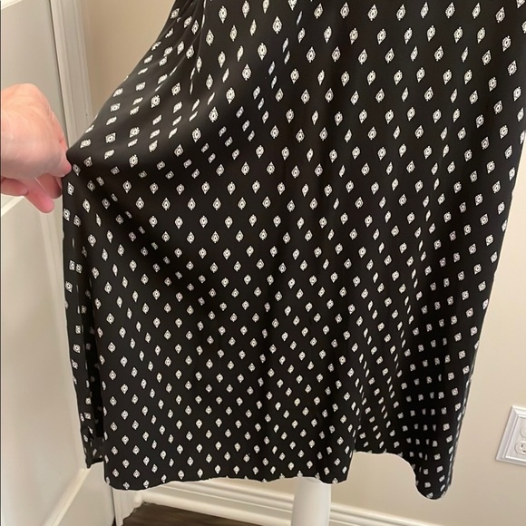 Old Navy Black and White Midi Dress with Plunge Neckline Large EUC - Picture 6 of 12
